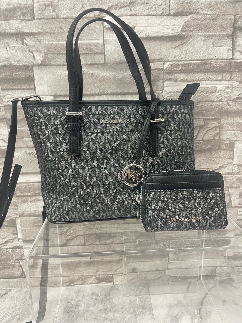 Michael Kors XS Carryall Tote & Matching Wallet Set Black/Silver 
Metallic - Picture 3 of 13